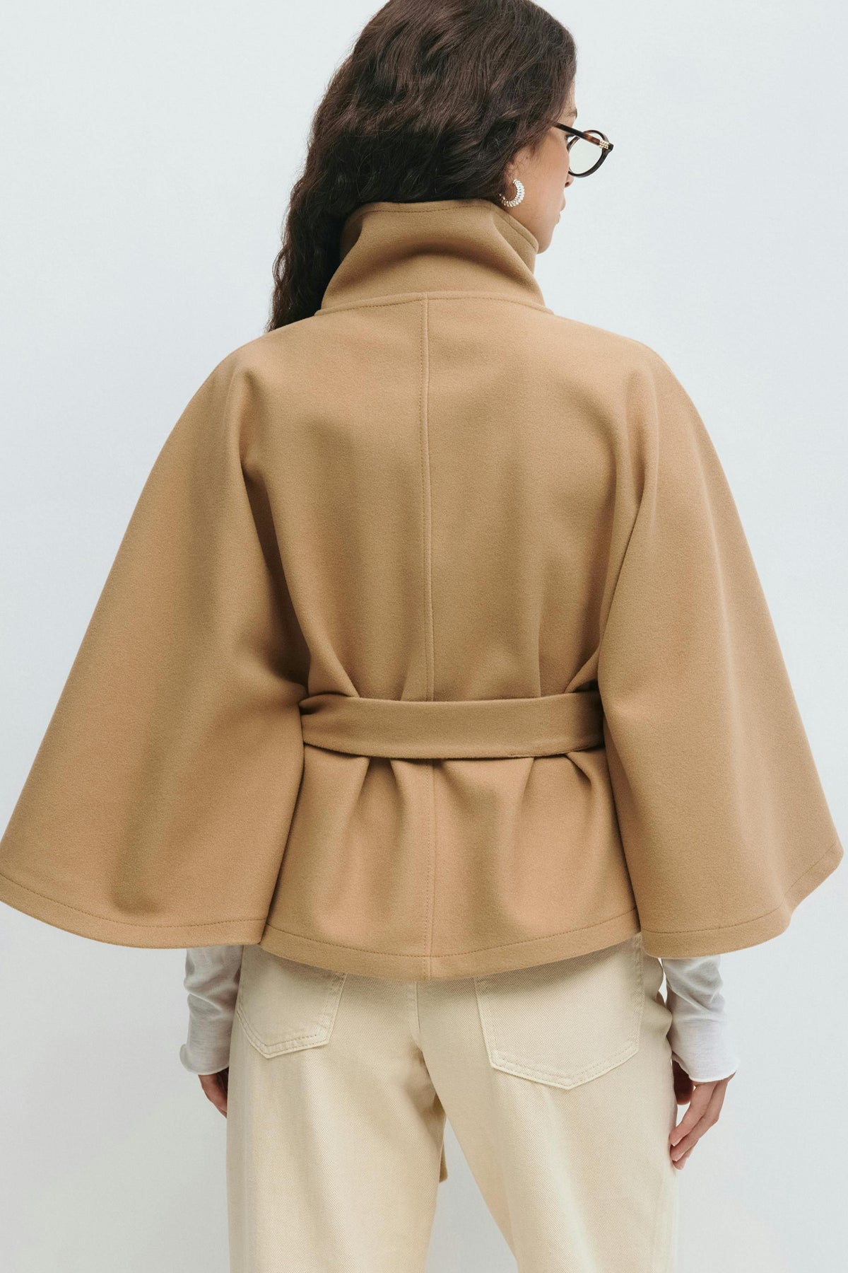Paola | Cappa Elegante con Collo Alto e Cintura