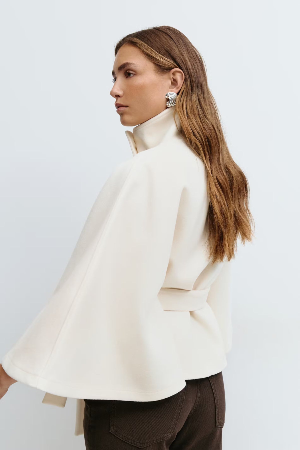 Paola | Cappa Elegante con Collo Alto e Cintura