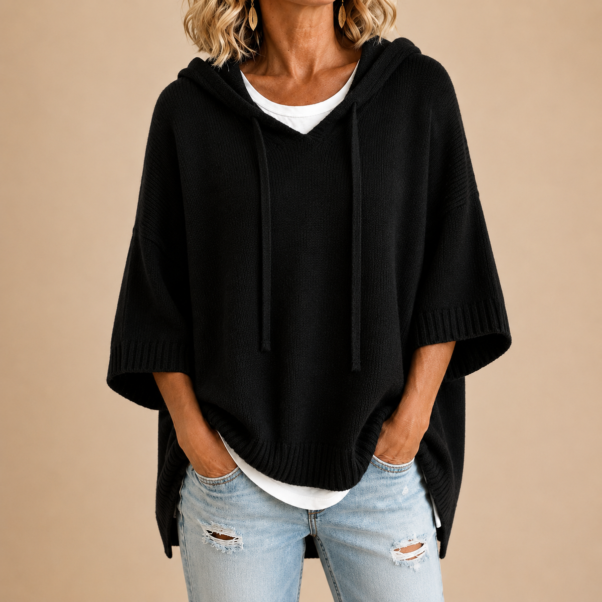 Ottavia | Poncho in Maglia con Cappuccio e Maniche a Tre Quarti