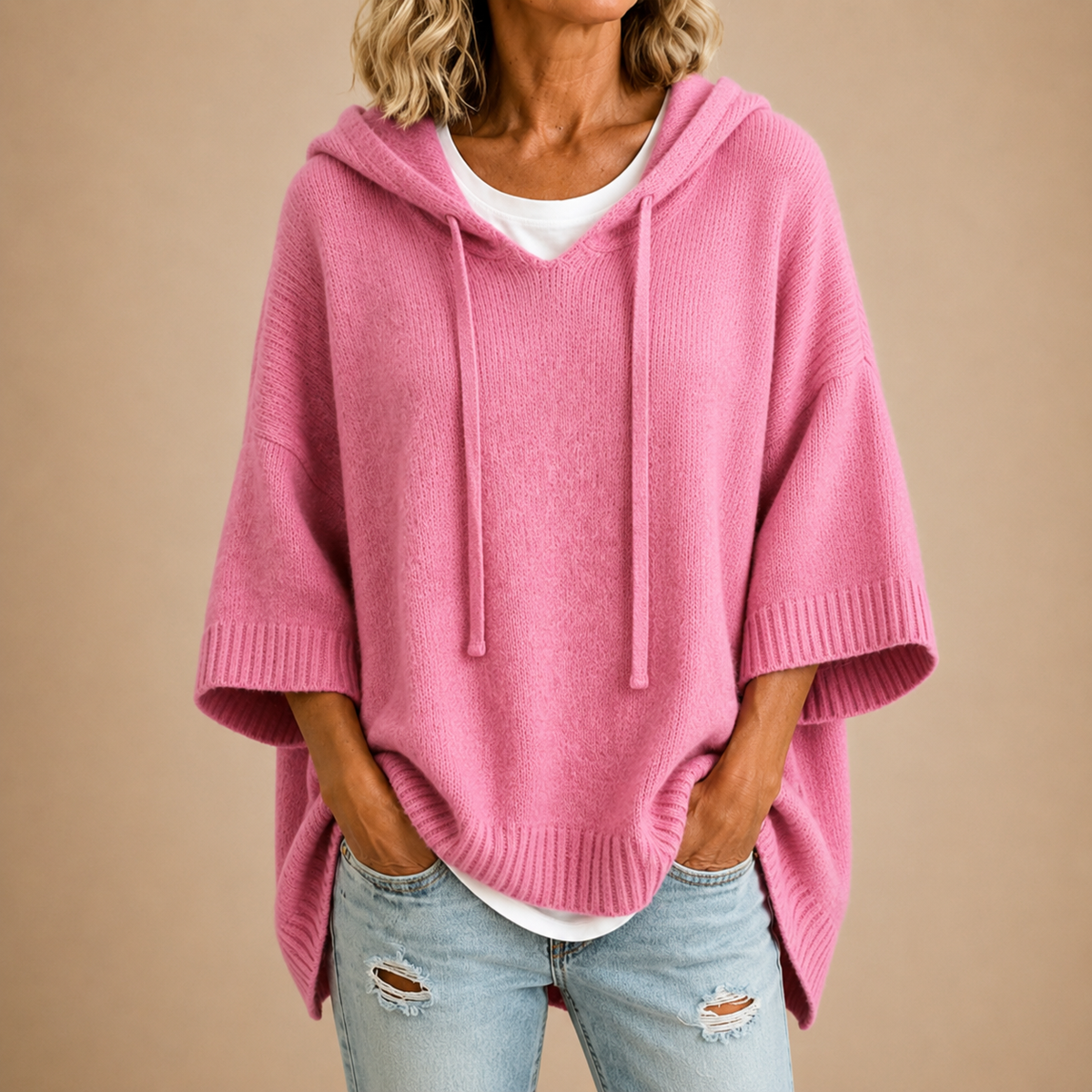 Ottavia | Poncho in Maglia con Cappuccio e Maniche a Tre Quarti