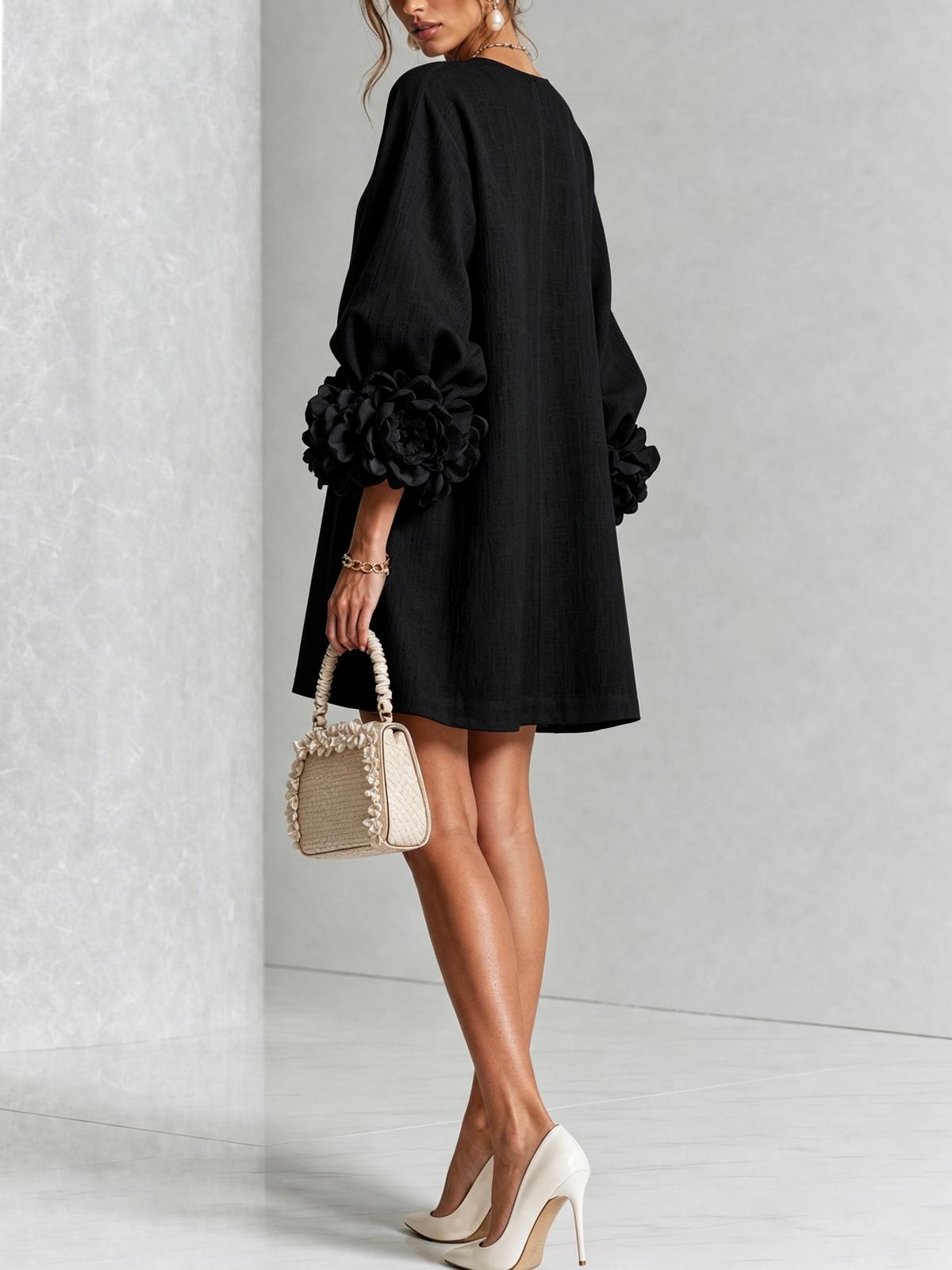Cecilia | Abito Mini in Misto Lino con Polsini a Rosa, Nero