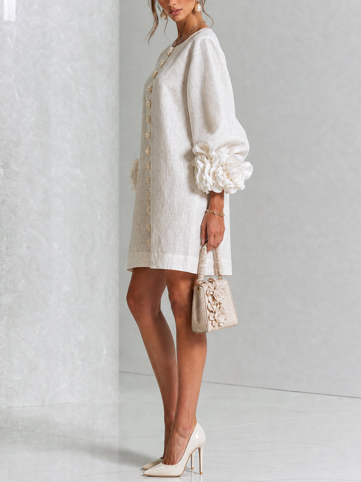 Chiara | Abito Mini in Misto Lino con Polsini a Rosa, Bianco