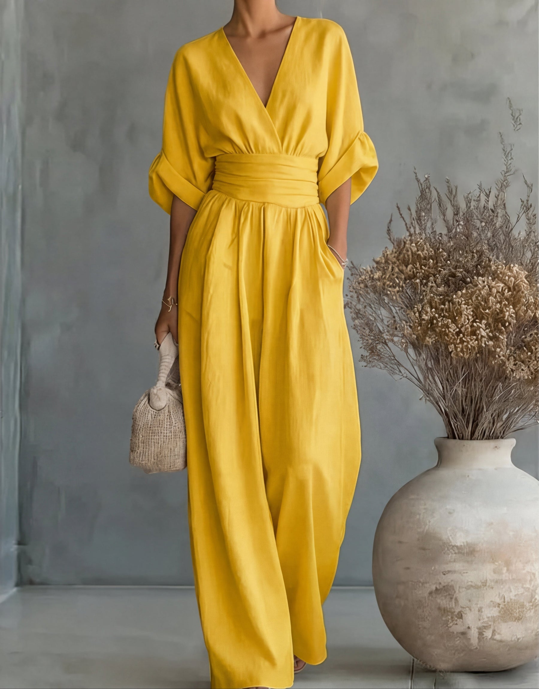 Daniela - Mono elegante con scollatura a V e gamba larga