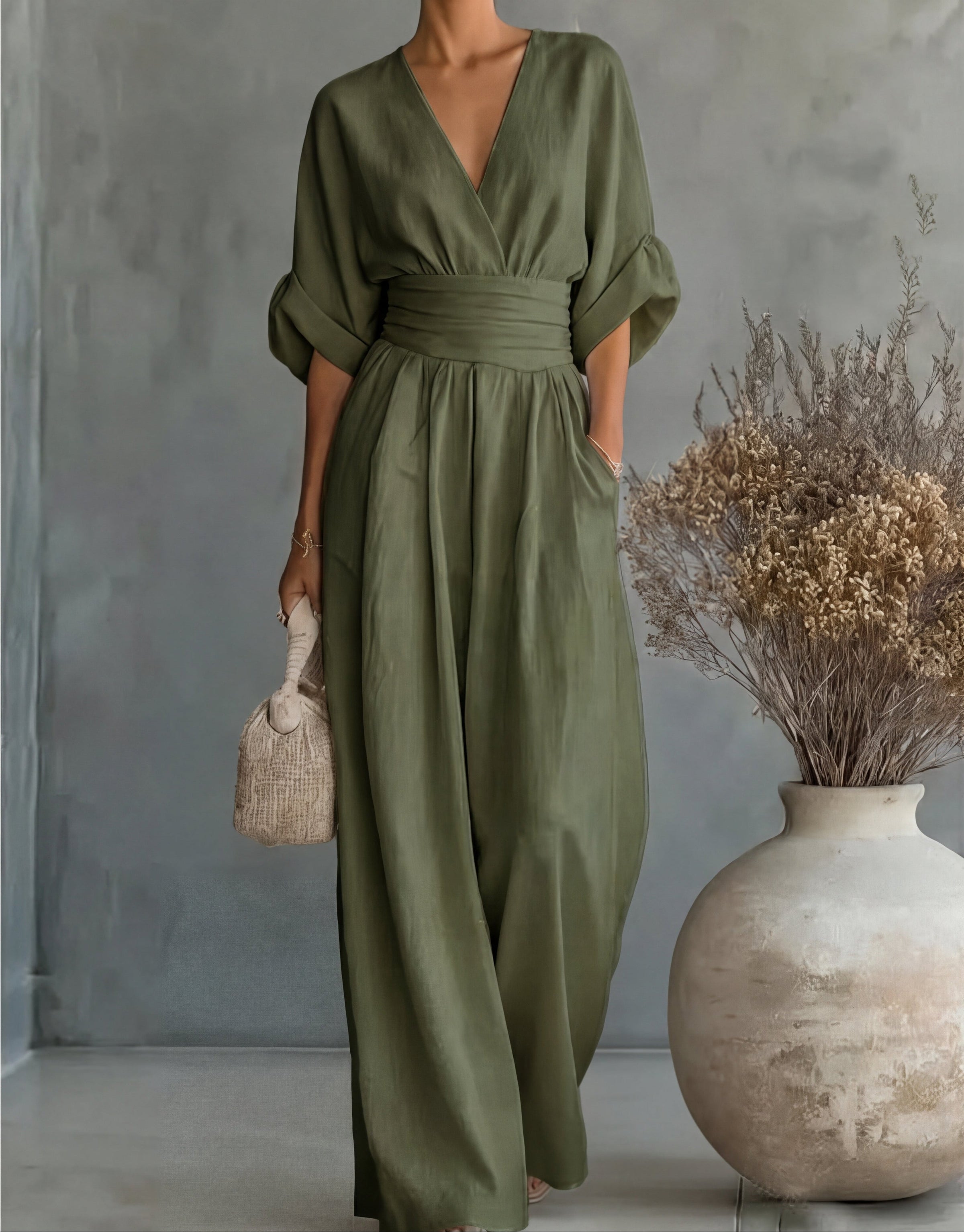 Daniela - Mono elegante con scollatura a V e gamba larga
