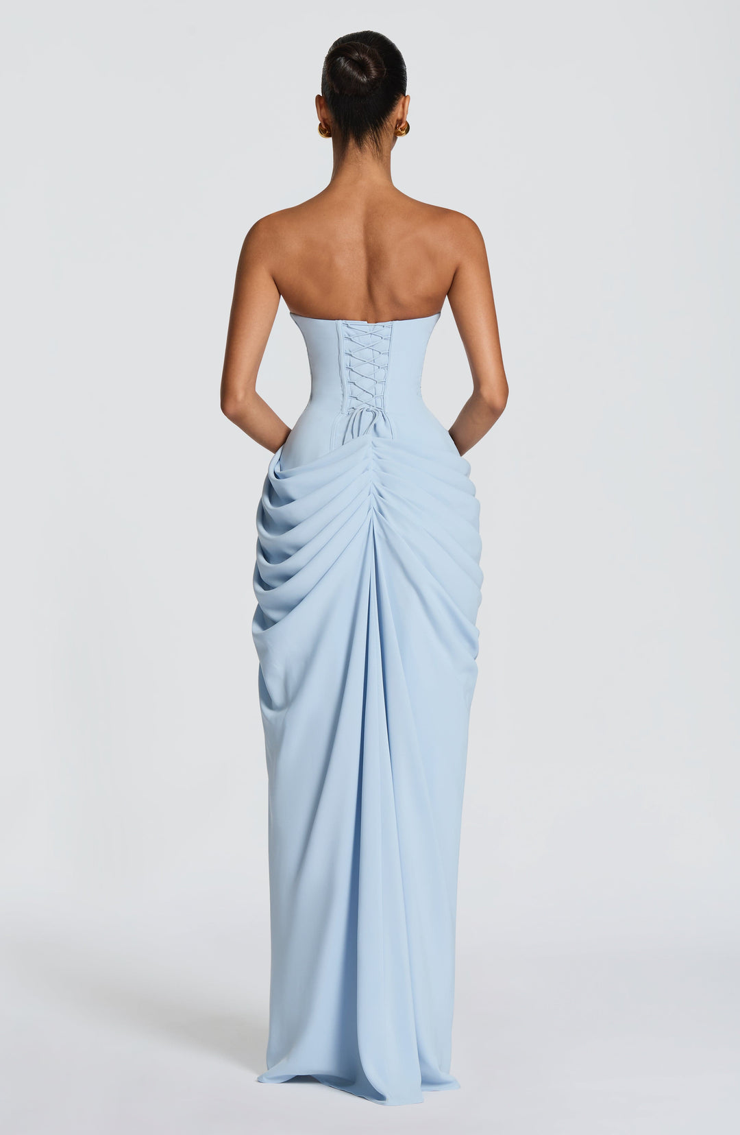 SKY - Eleganza scultorea che definisce la tua figura per Donna