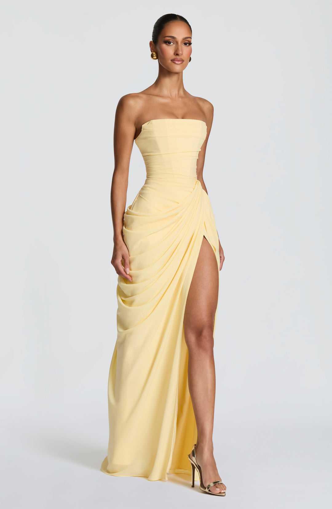 SKY - Eleganza scultorea che definisce la tua figura per Donna