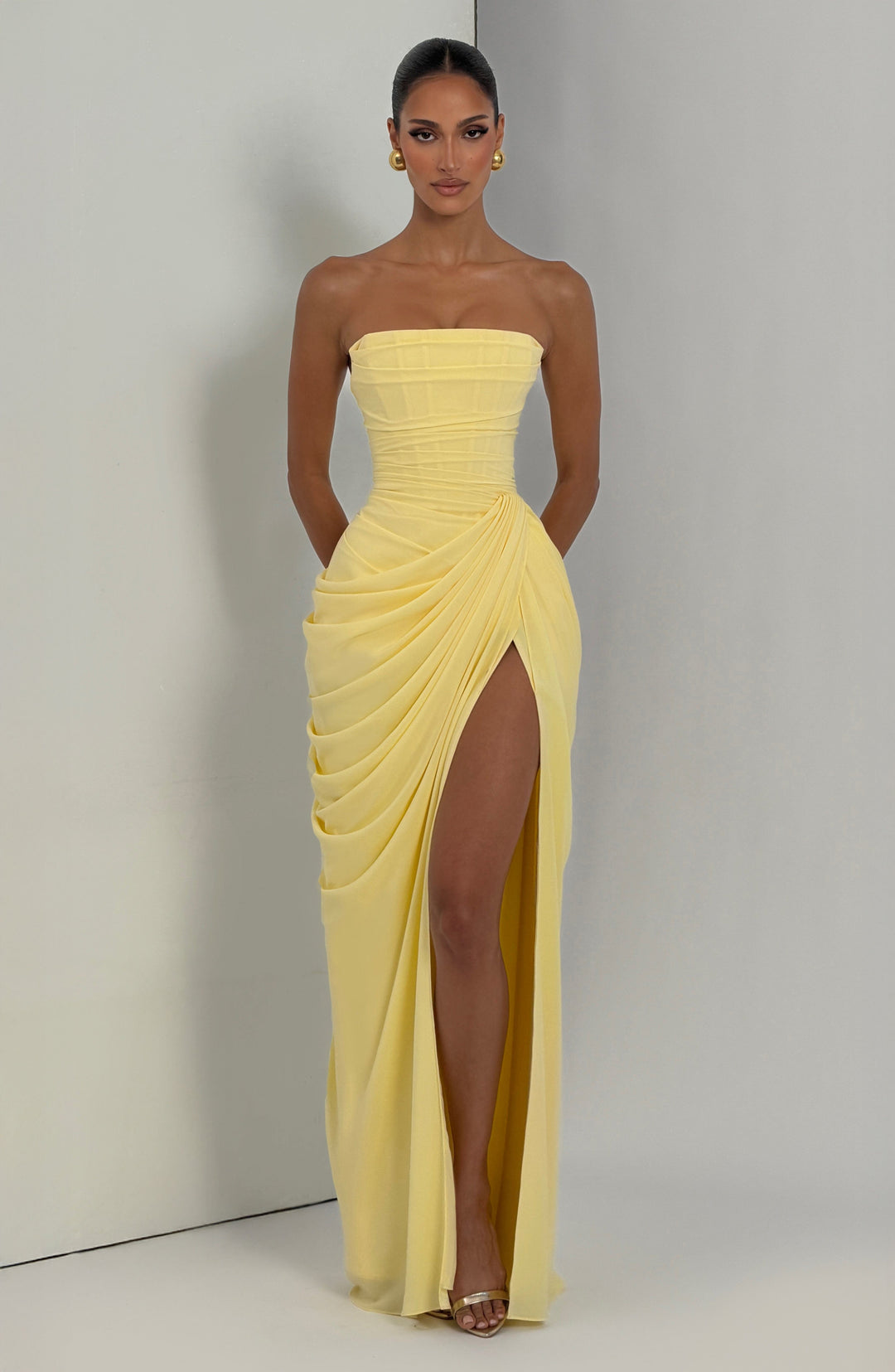 HANNAH | Elegante Maxikleid con Drappeggio e Alto Spacco