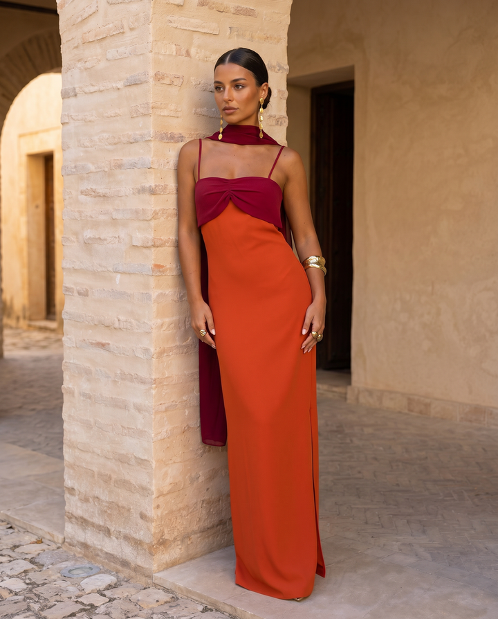 Zahara | Vestito arancione con scollatura rossa