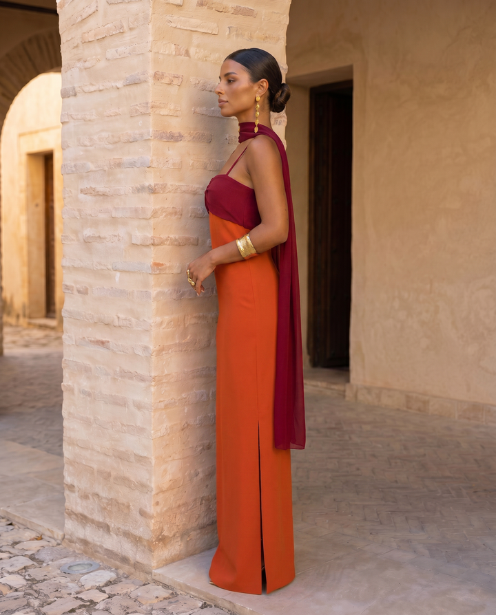 Zahara | Vestito arancione con scollatura rossa
