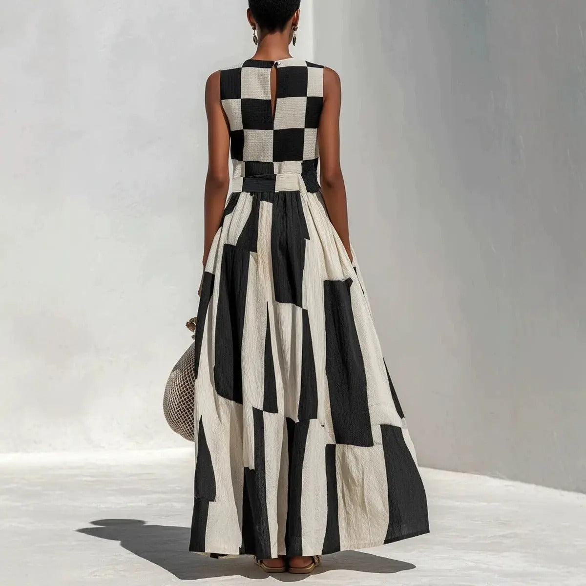 Noa Vestito Maxi Geometrico in Bianco e Nero